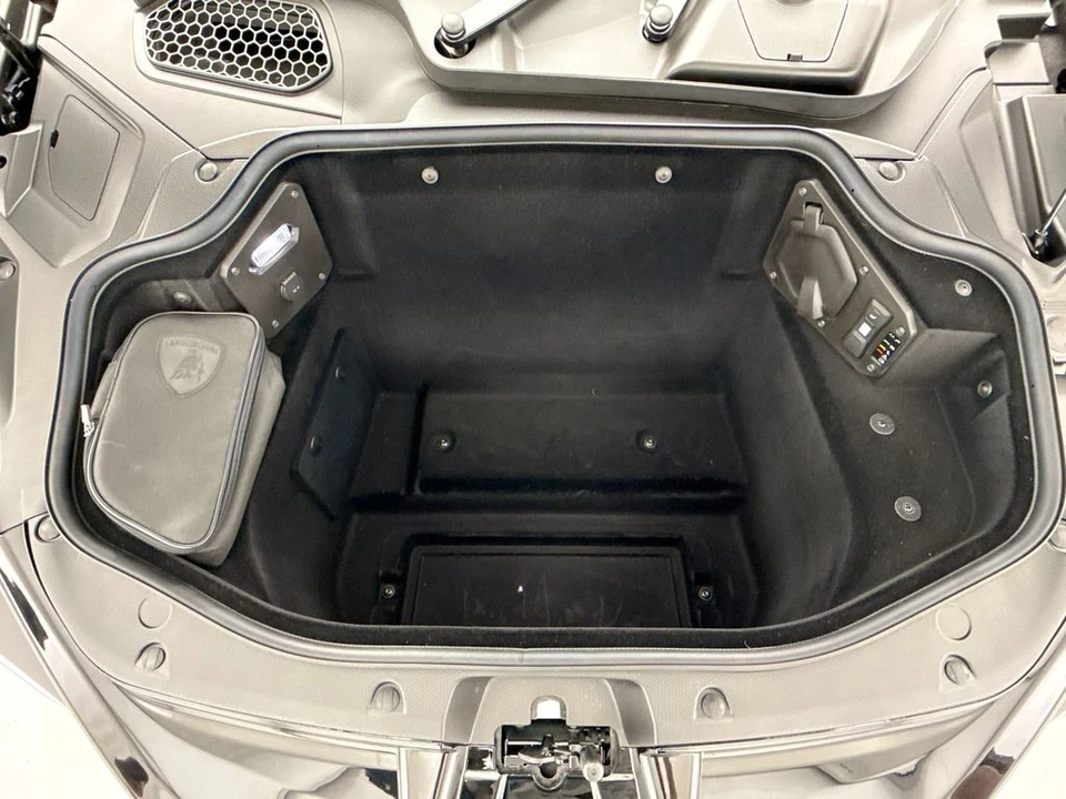 2026 Lamborghini Revuelto - Image 23 of 30