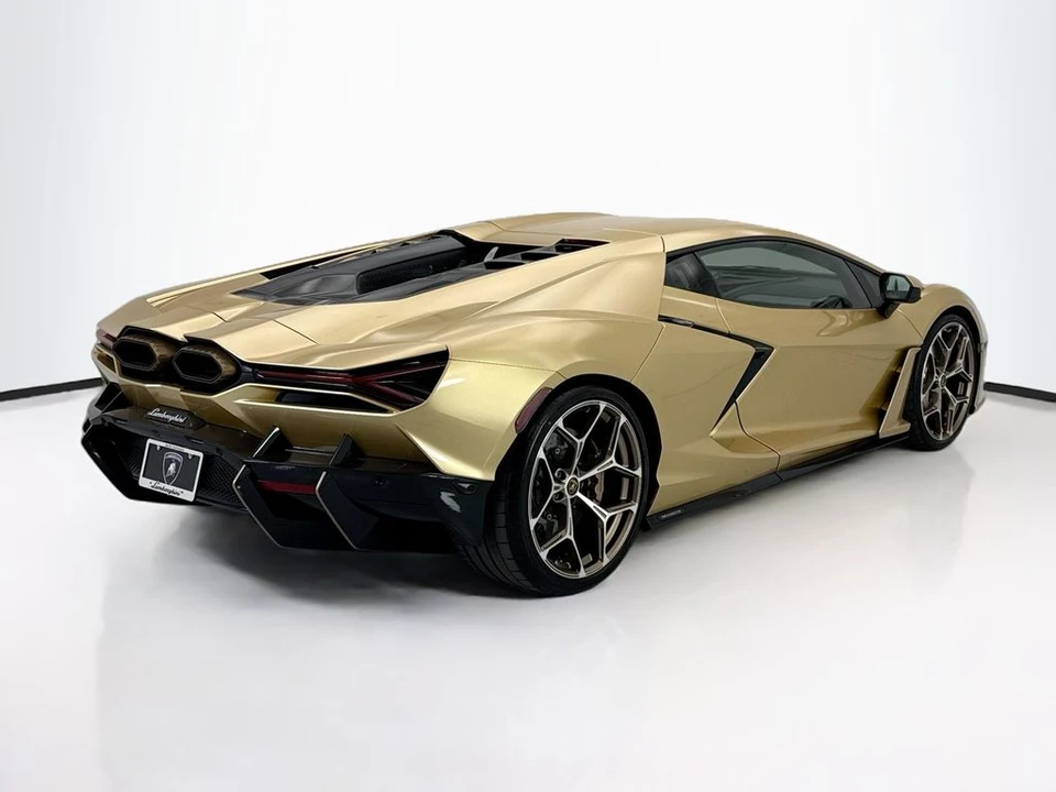 2026 Lamborghini Revuelto - Image 5 of 30