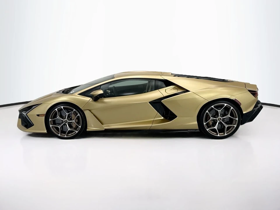 2026 Lamborghini Revuelto - Image 8 of 30