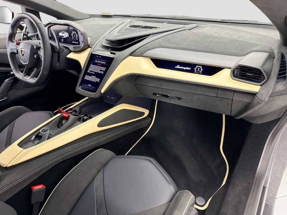2026 Lamborghini Revuelto - Image 16 of 30
