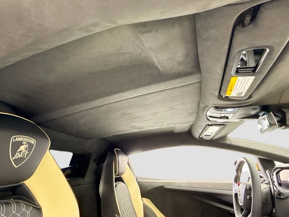 2026 Lamborghini Revuelto - Image 17 of 30