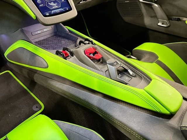 2026 Lamborghini Revuelto - Image 14 of 31