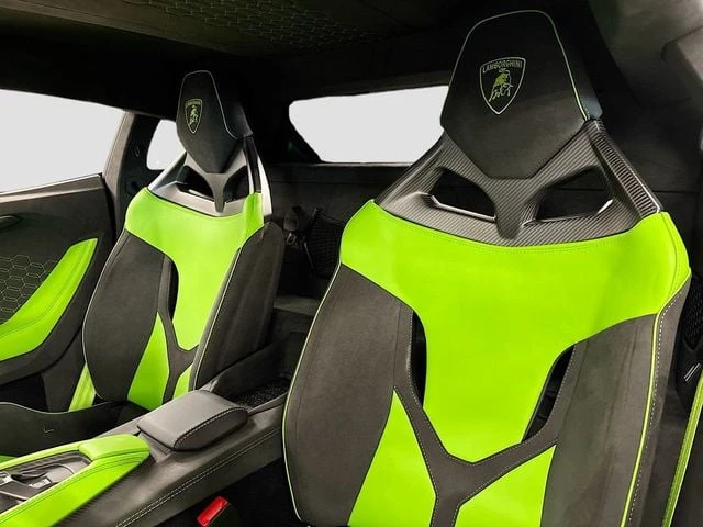 2026 Lamborghini Revuelto - Image 16 of 31