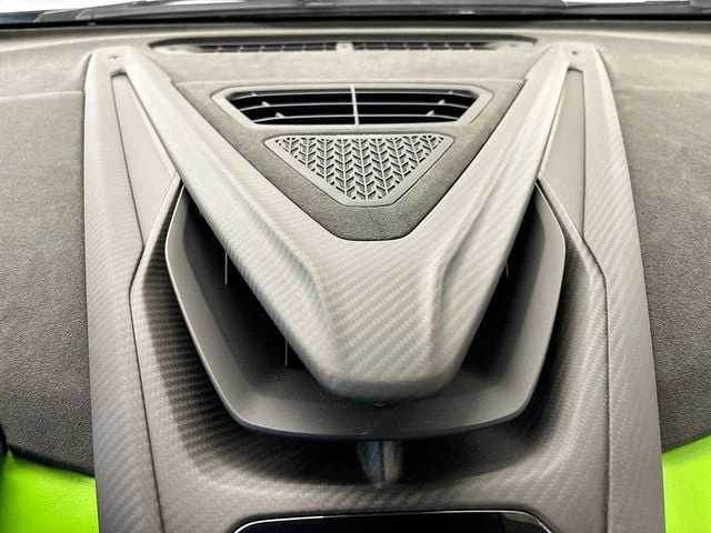 2026 Lamborghini Revuelto - Image 18 of 31