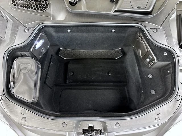 2026 Lamborghini Revuelto - Image 29 of 31