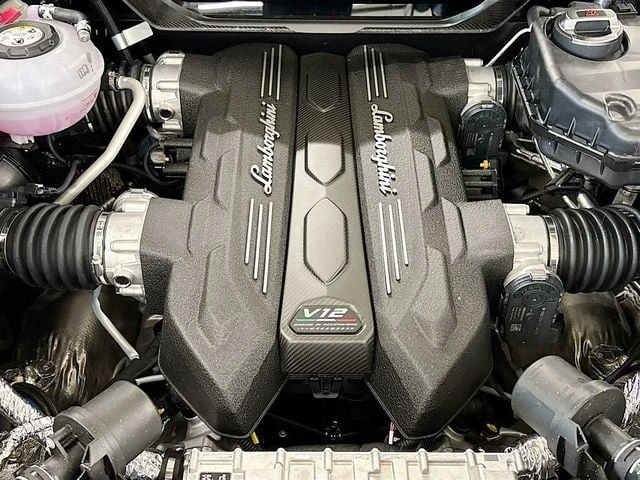 2026 Lamborghini Revuelto - Image 30 of 31
