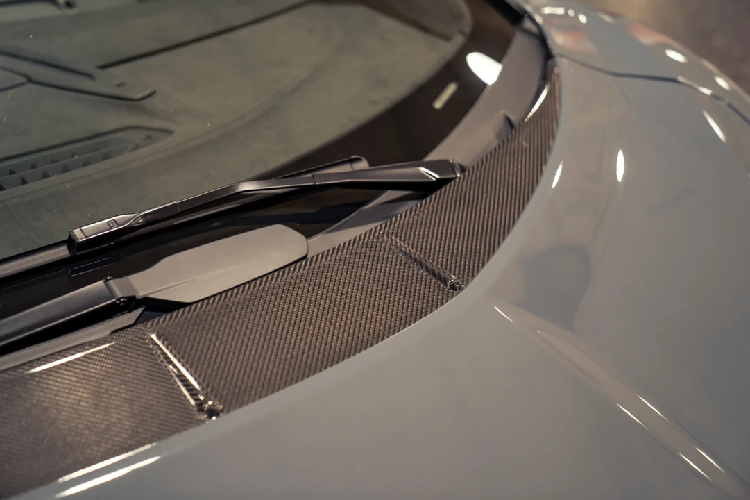 2026 Lamborghini Revuelto - Image 17 of 31