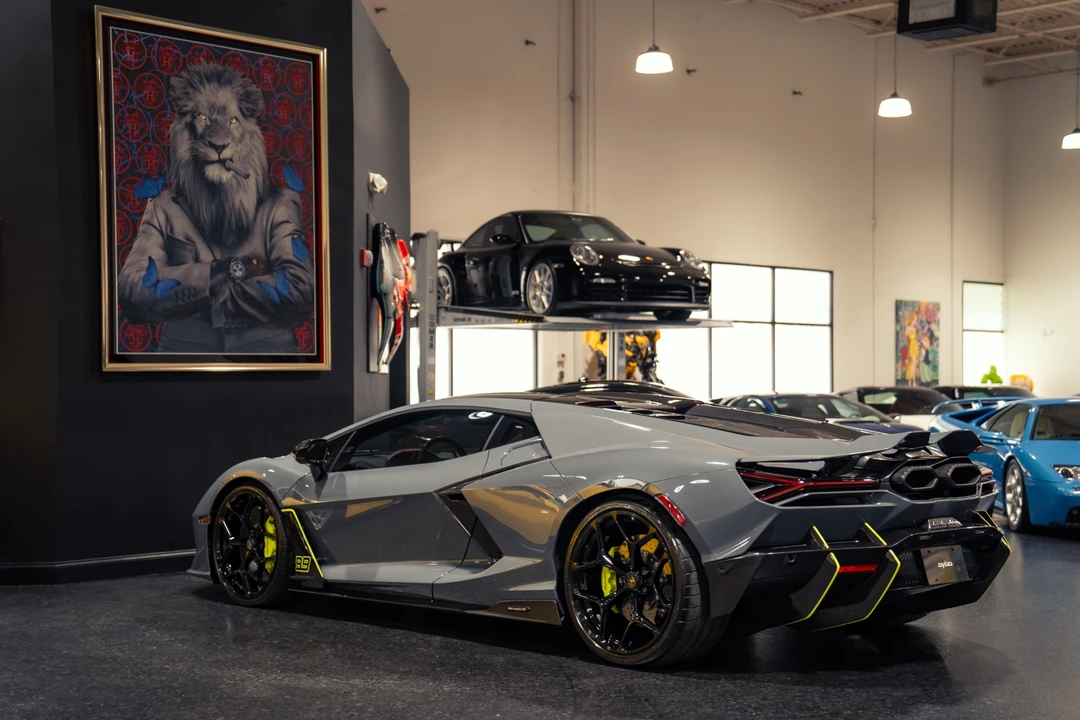 2026 Lamborghini Revuelto - Image 11 of 31