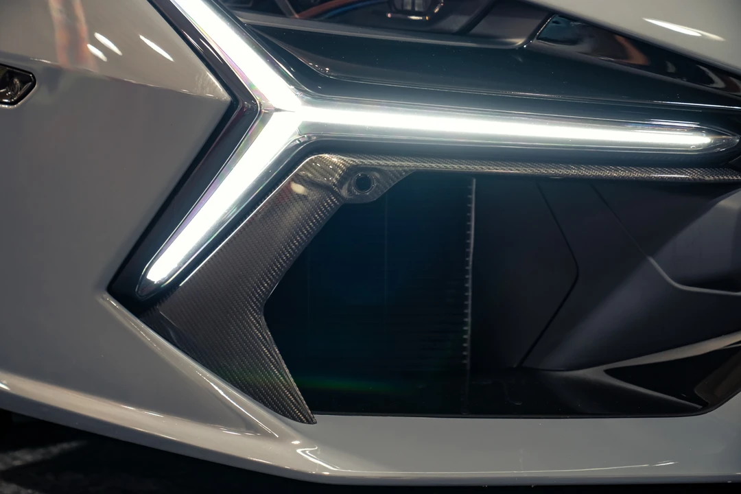 2026 Lamborghini Revuelto - Image 18 of 31