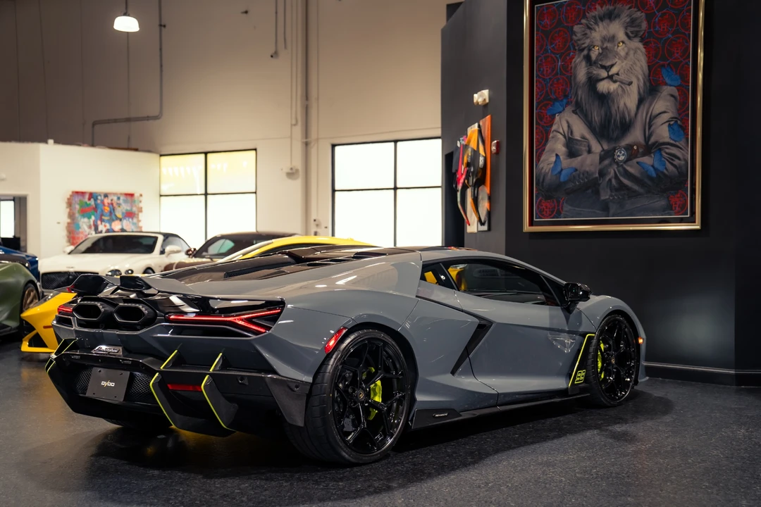 2026 Lamborghini Revuelto - Image 8 of 31