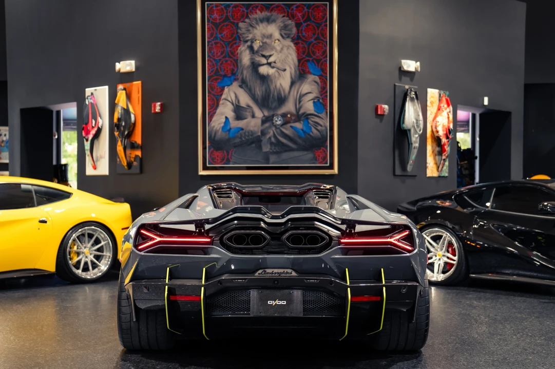 2026 Lamborghini Revuelto - Image 9 of 31