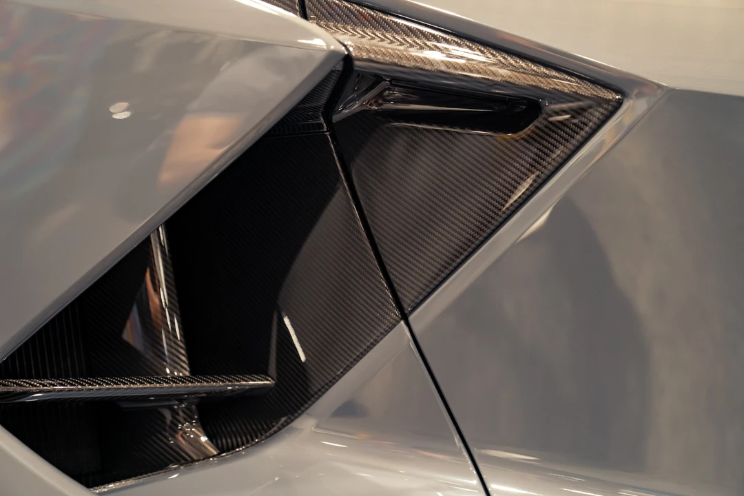 2026 Lamborghini Revuelto - Image 28 of 31