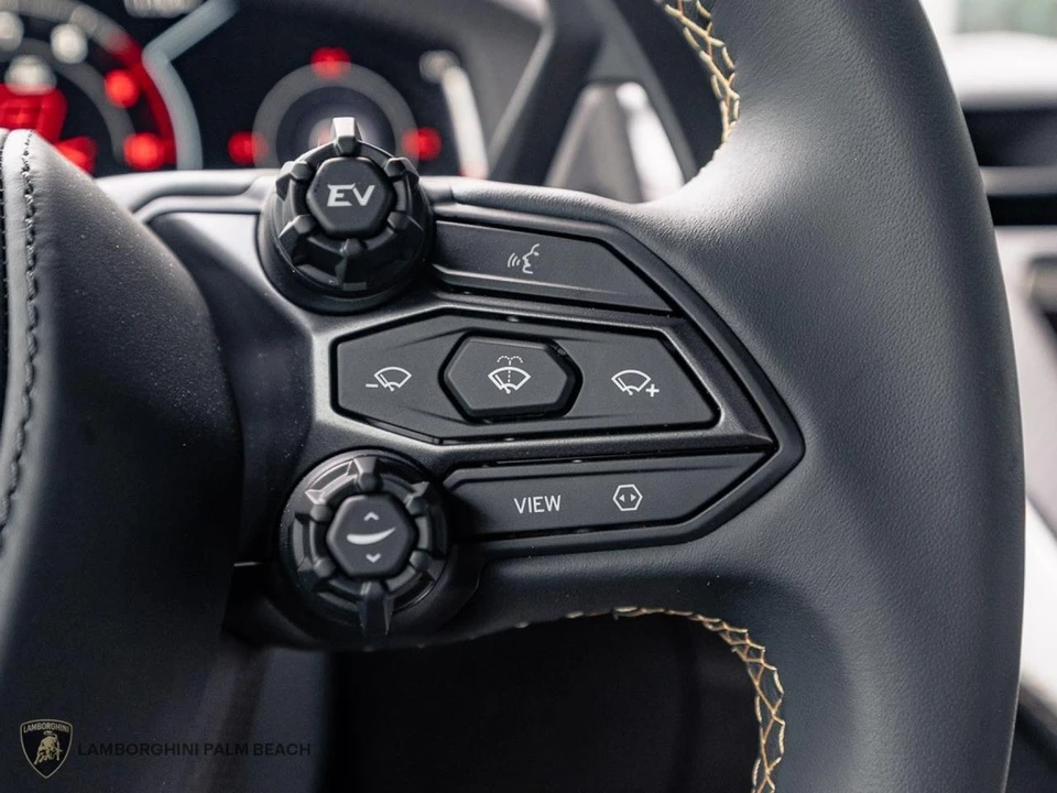2026 Lamborghini Revuelto - Image 25 of 31