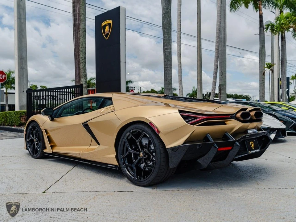 2026 Lamborghini Revuelto - Image 3 of 31