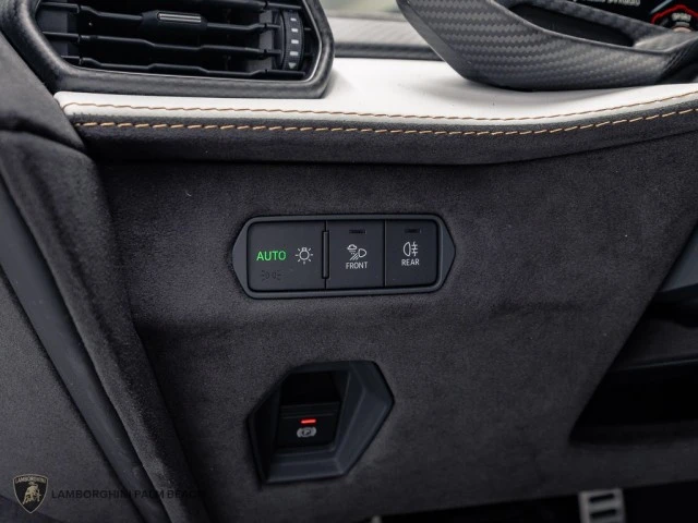 2026 Lamborghini Revuelto - Image 30 of 31