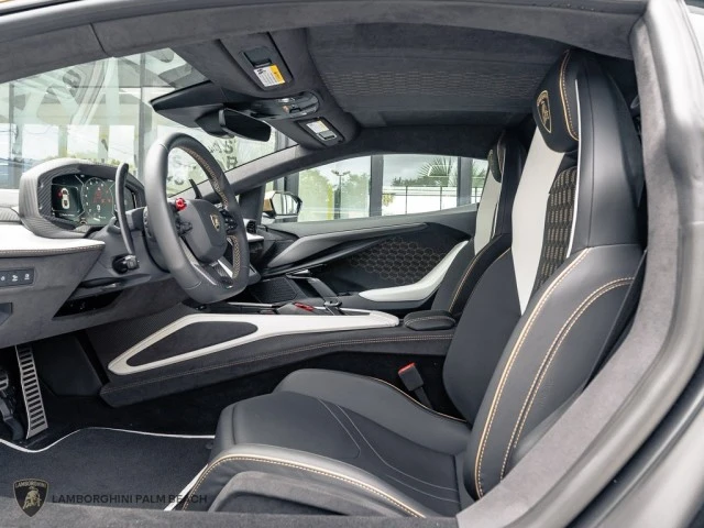 2026 Lamborghini Revuelto - Image 8 of 31