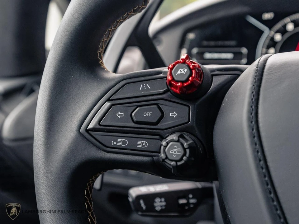 2026 Lamborghini Revuelto - Image 24 of 31