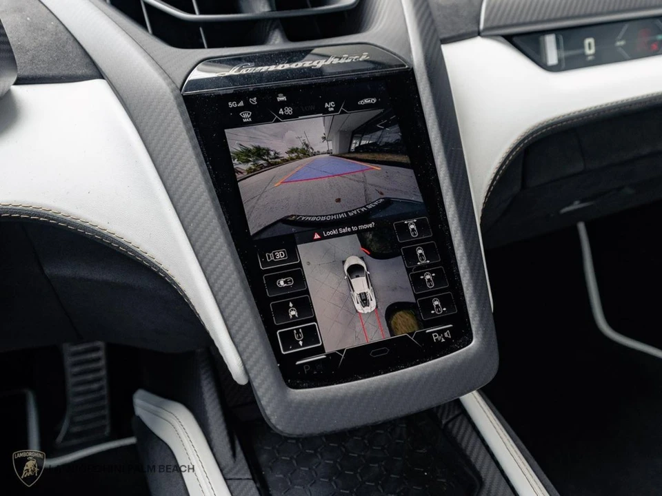 2026 Lamborghini Revuelto - Image 21 of 31
