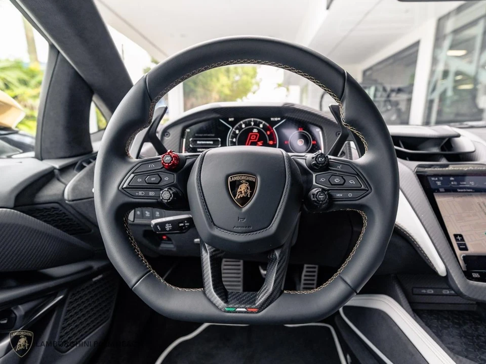 2026 Lamborghini Revuelto - Image 23 of 31