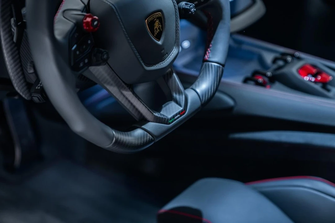 2026 Lamborghini Revuelto - Image 30 of 31
