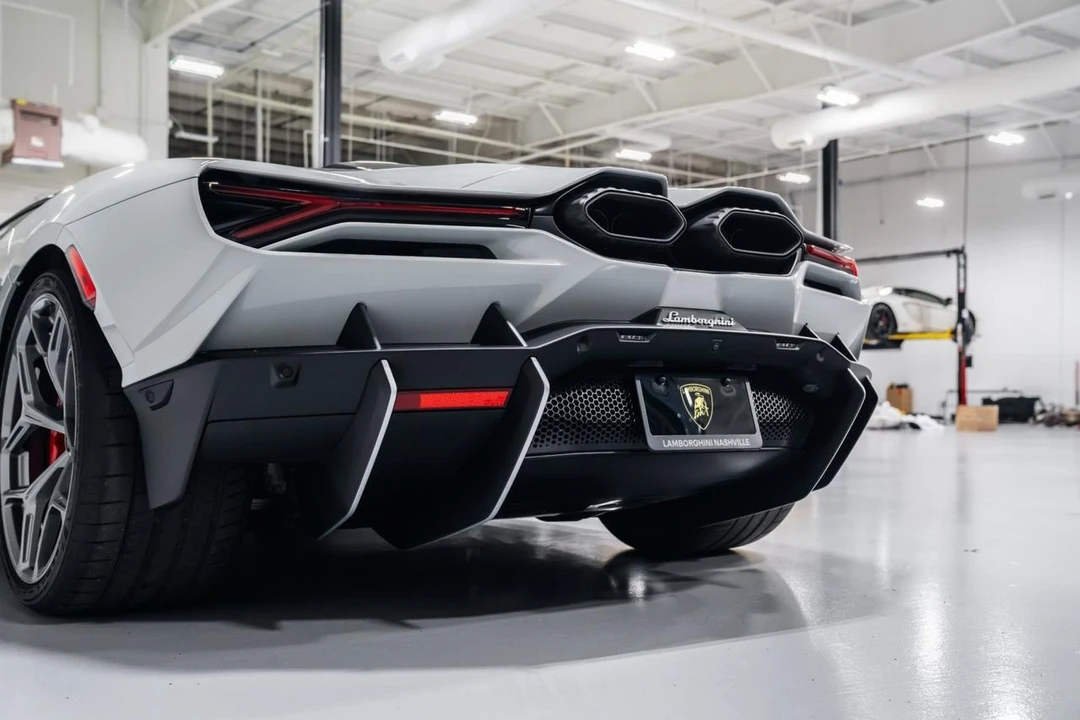 2026 Lamborghini Revuelto - Image 13 of 31