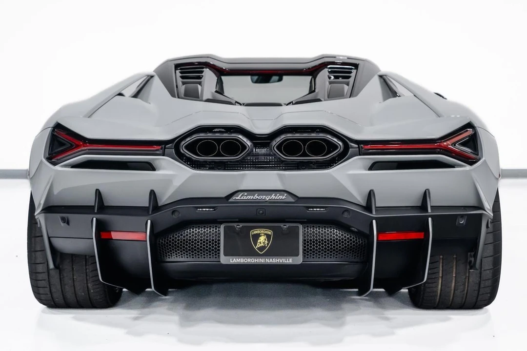 2026 Lamborghini Revuelto - Image 7 of 31