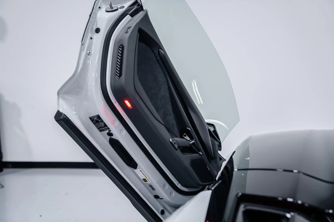 2026 Lamborghini Revuelto - Image 27 of 31