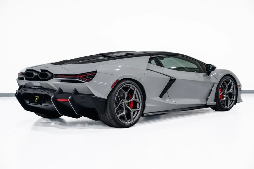 2026 Lamborghini Revuelto - Image 8 of 31