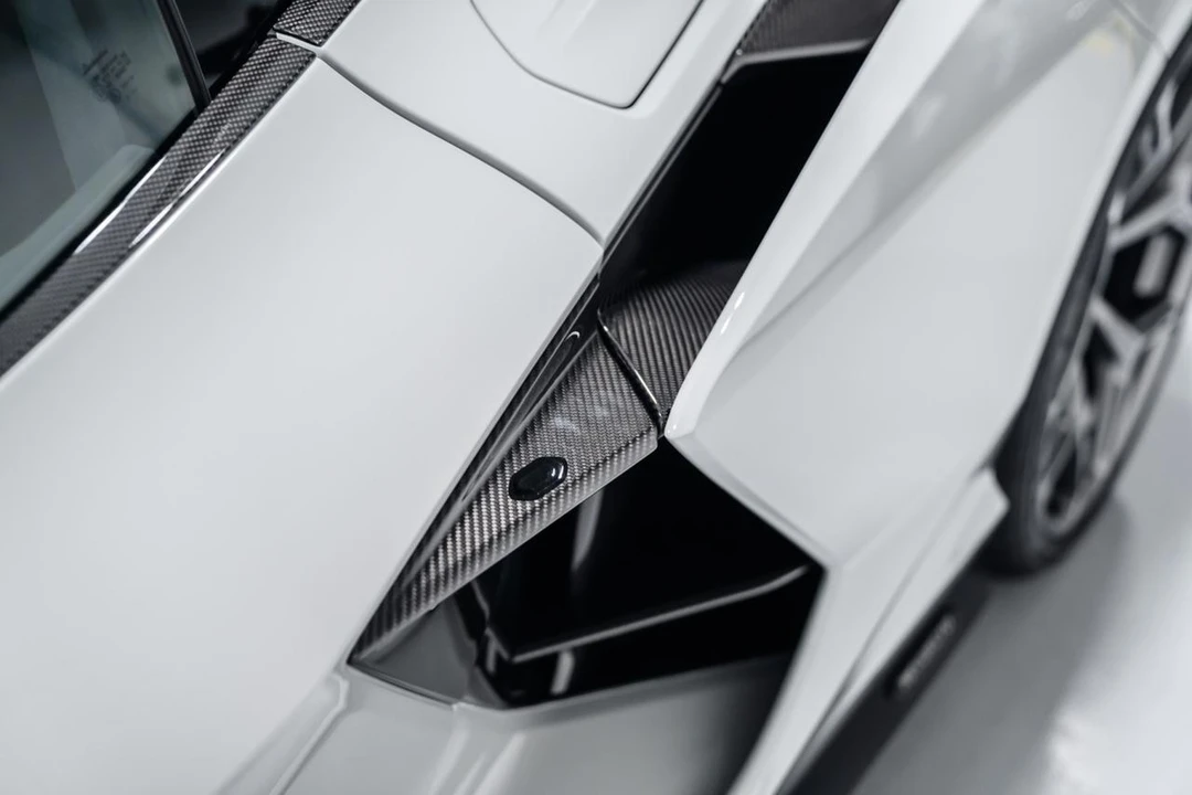 2026 Lamborghini Revuelto - Image 21 of 31