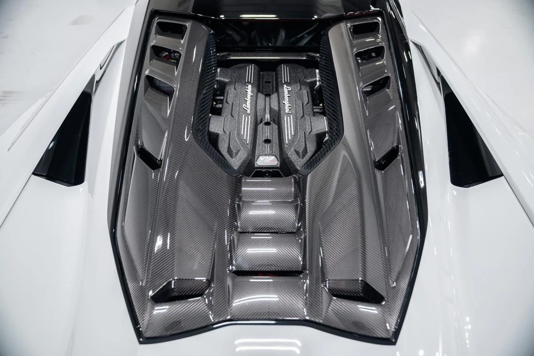 2026 Lamborghini Revuelto - Image 22 of 31