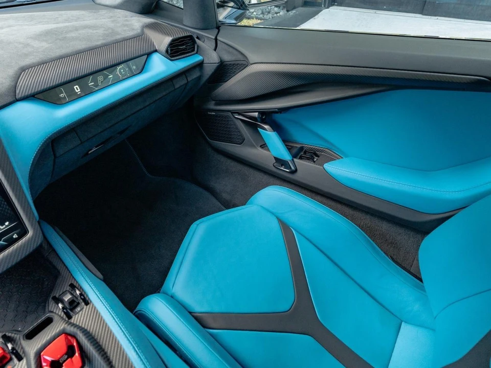 2026 Lamborghini Revuelto - Image 9 of 27
