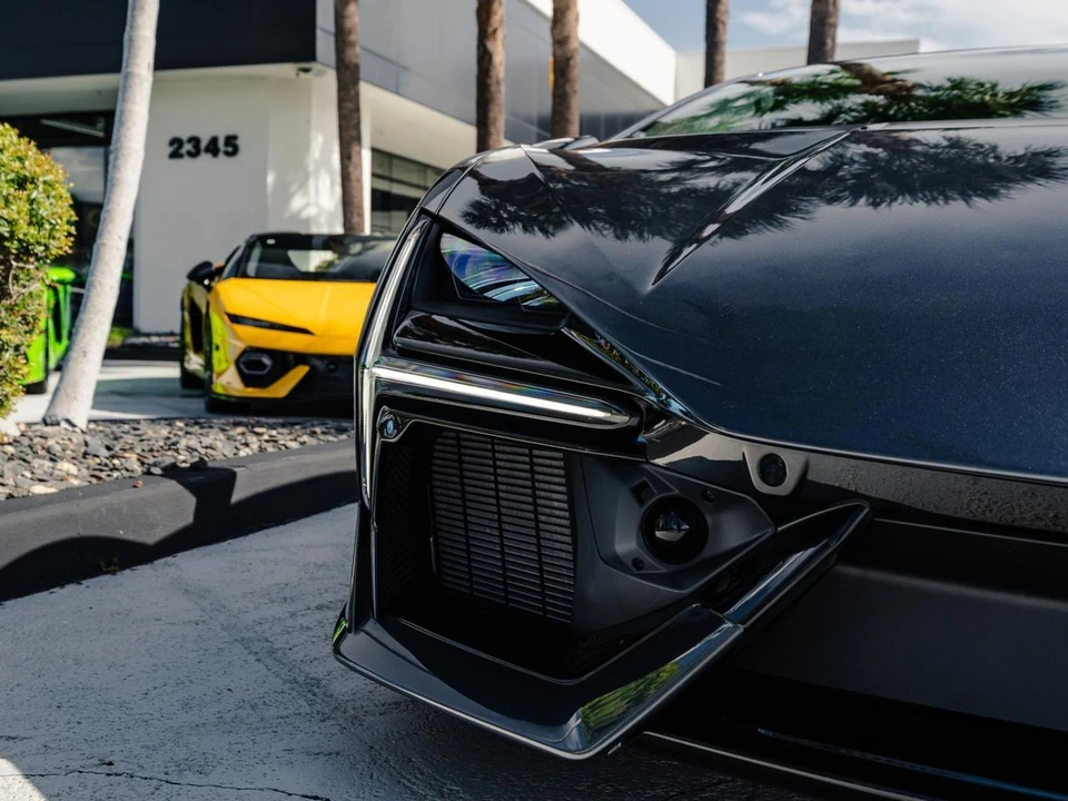 2026 Lamborghini Revuelto - Image 6 of 27