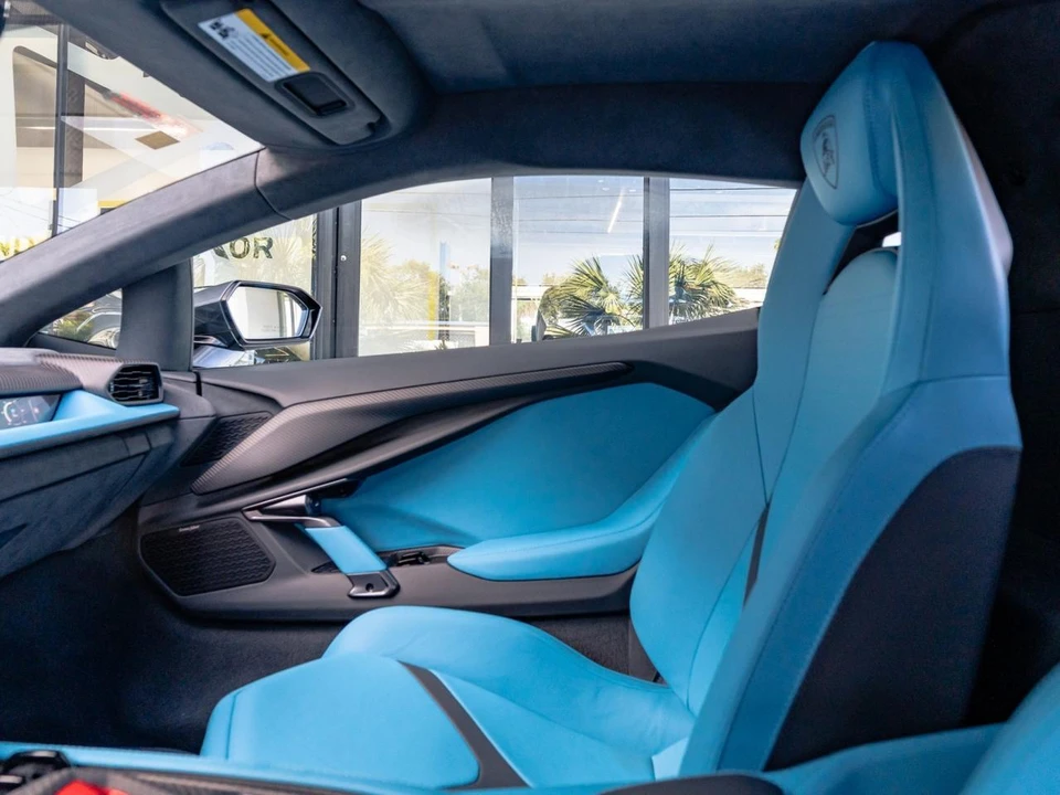2026 Lamborghini Revuelto - Image 18 of 27