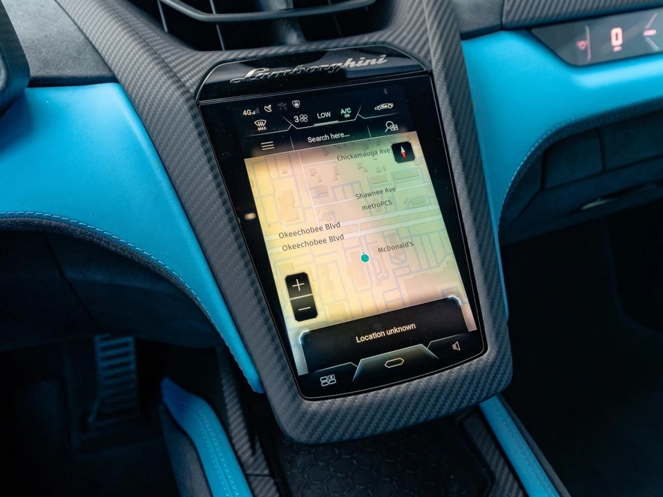 2026 Lamborghini Revuelto - Image 15 of 27