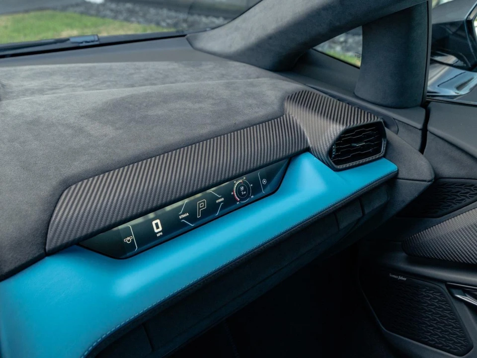 2026 Lamborghini Revuelto - Image 10 of 27