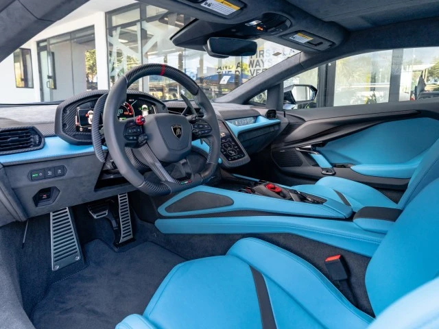 2026 Lamborghini Revuelto - Image 25 of 27