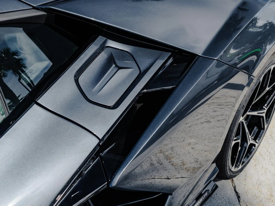 2026 Lamborghini Revuelto - Image 7 of 27