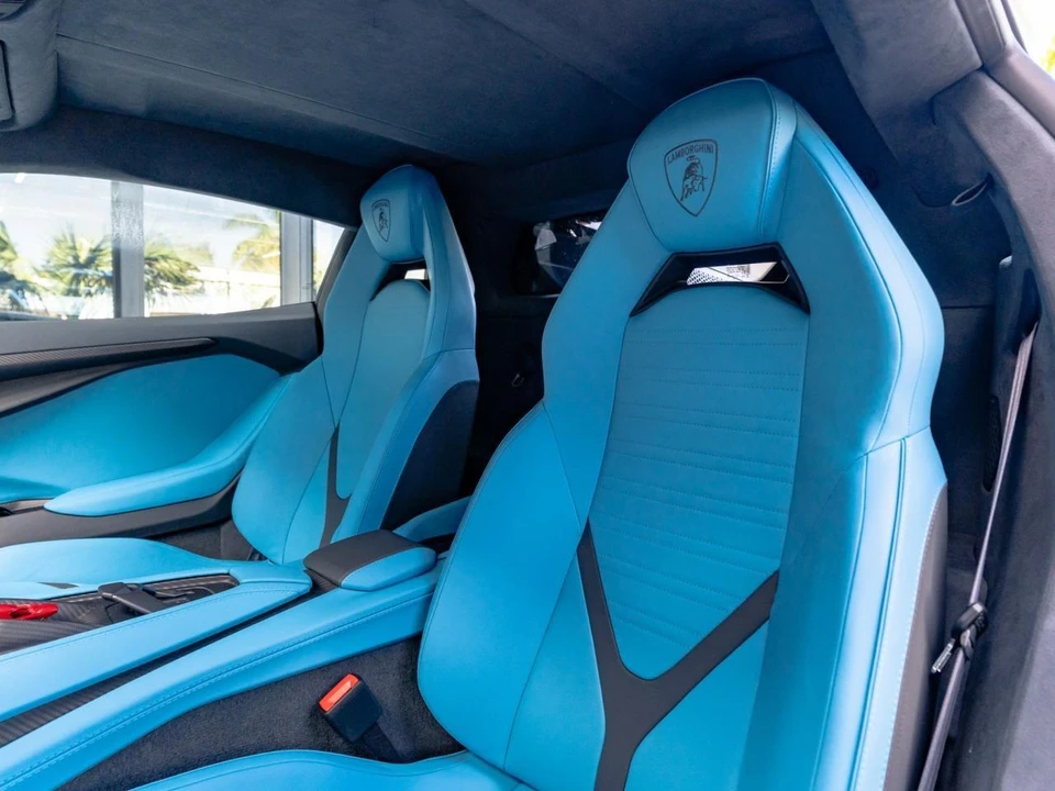 2026 Lamborghini Revuelto - Image 19 of 27