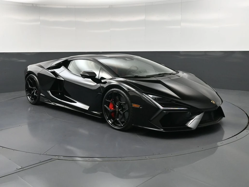 2026 Lamborghini Revuelto - Image 10 of 31