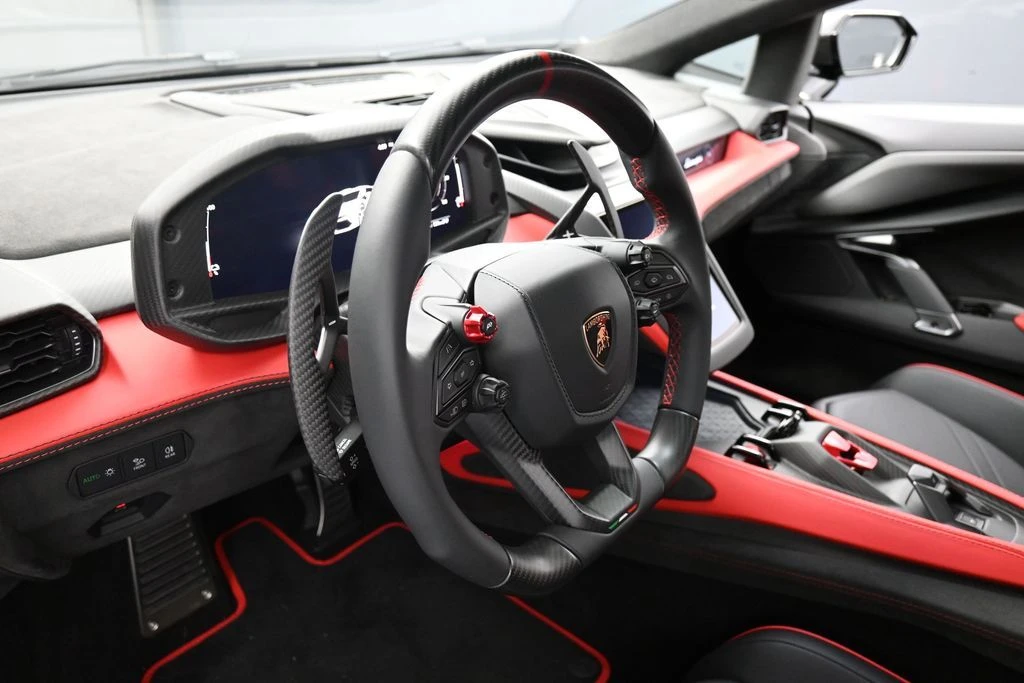 2026 Lamborghini Revuelto - Image 16 of 31