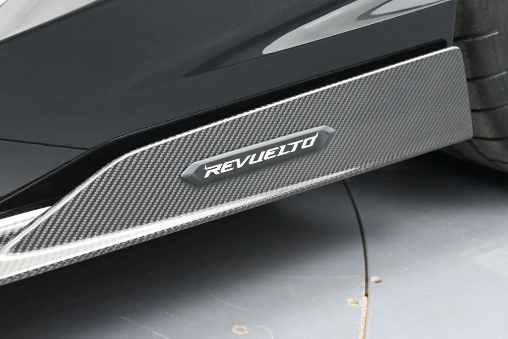 2026 Lamborghini Revuelto - Image 14 of 31