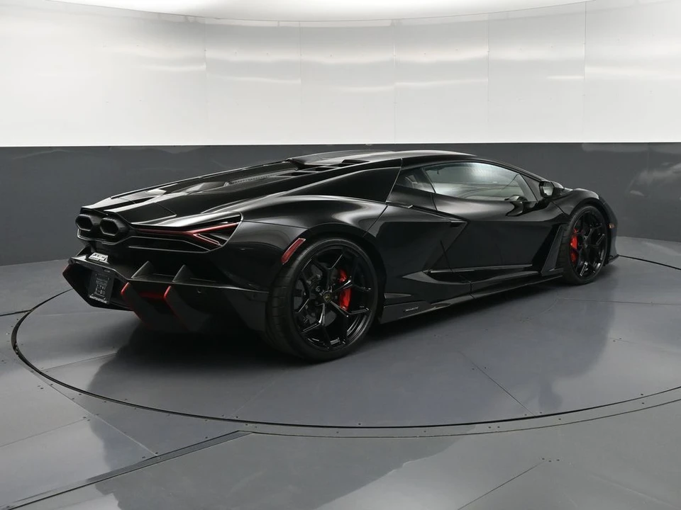 2026 Lamborghini Revuelto - Image 8 of 31