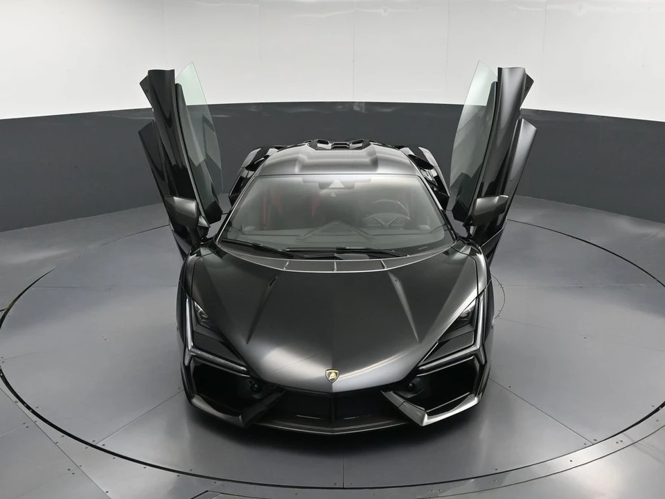 2026 Lamborghini Revuelto - Image 30 of 31