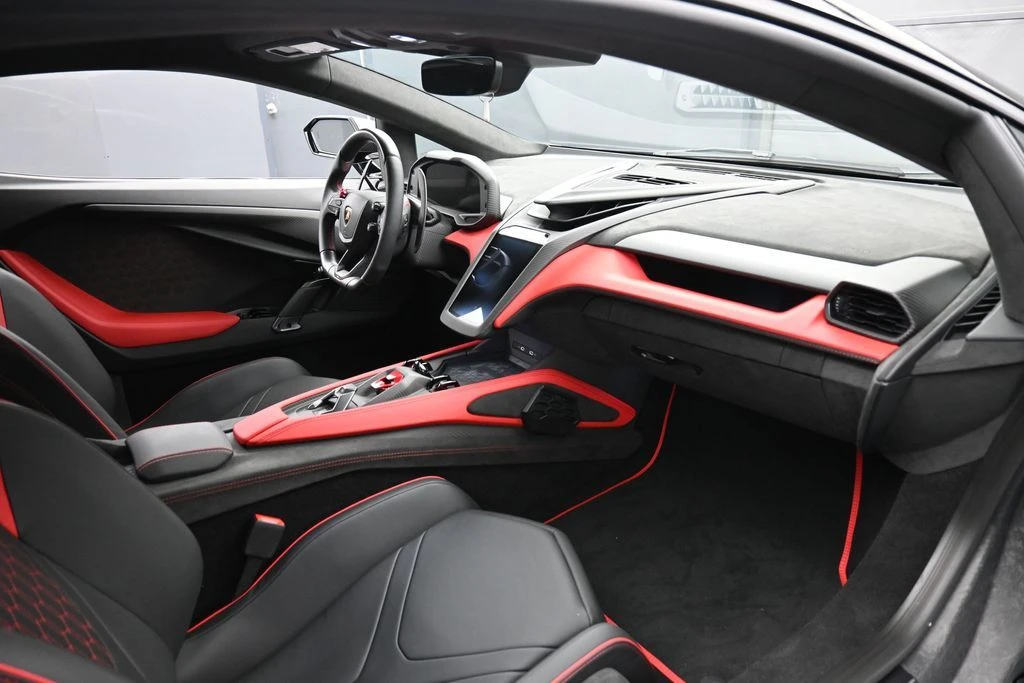 2026 Lamborghini Revuelto - Image 25 of 31