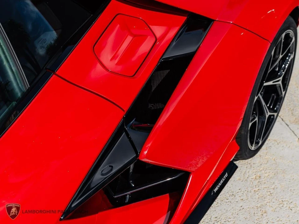2026 Lamborghini Revuelto - Image 9 of 29