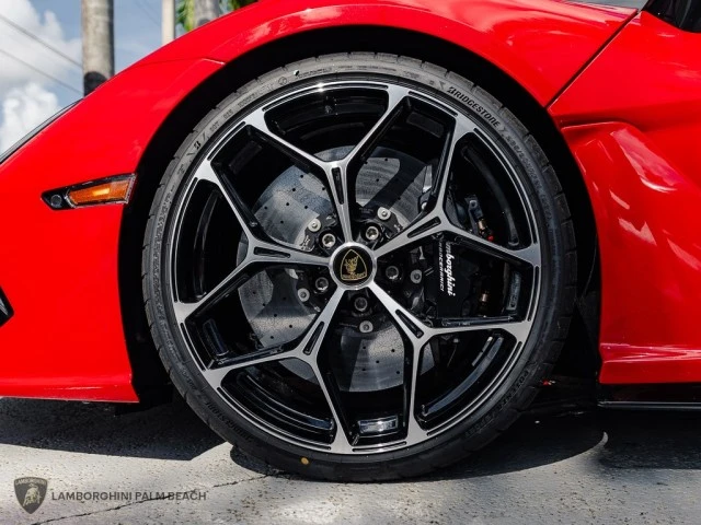 2026 Lamborghini Revuelto - Image 12 of 29