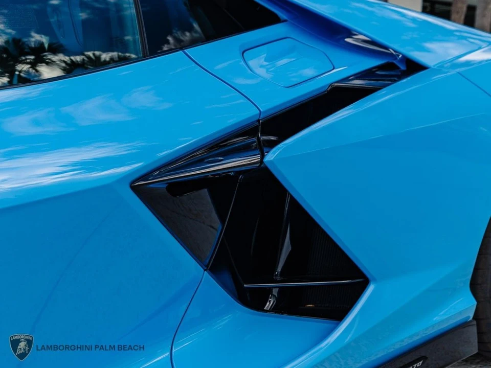 2026 Lamborghini Revuelto - Image 9 of 31