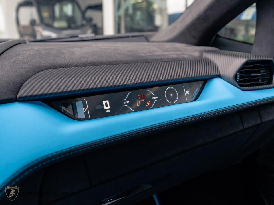 2026 Lamborghini Revuelto - Image 12 of 31