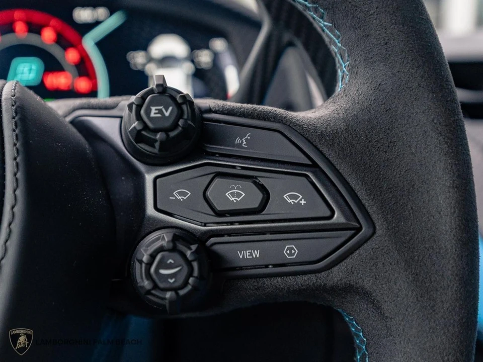 2026 Lamborghini Revuelto - Image 23 of 31