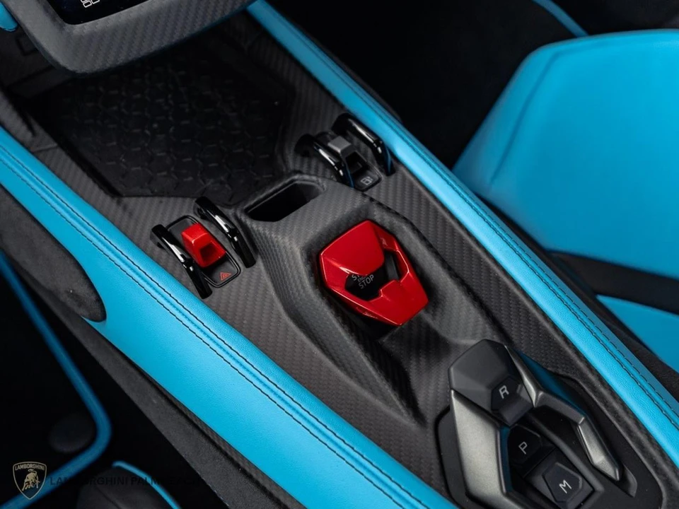 2026 Lamborghini Revuelto - Image 19 of 31